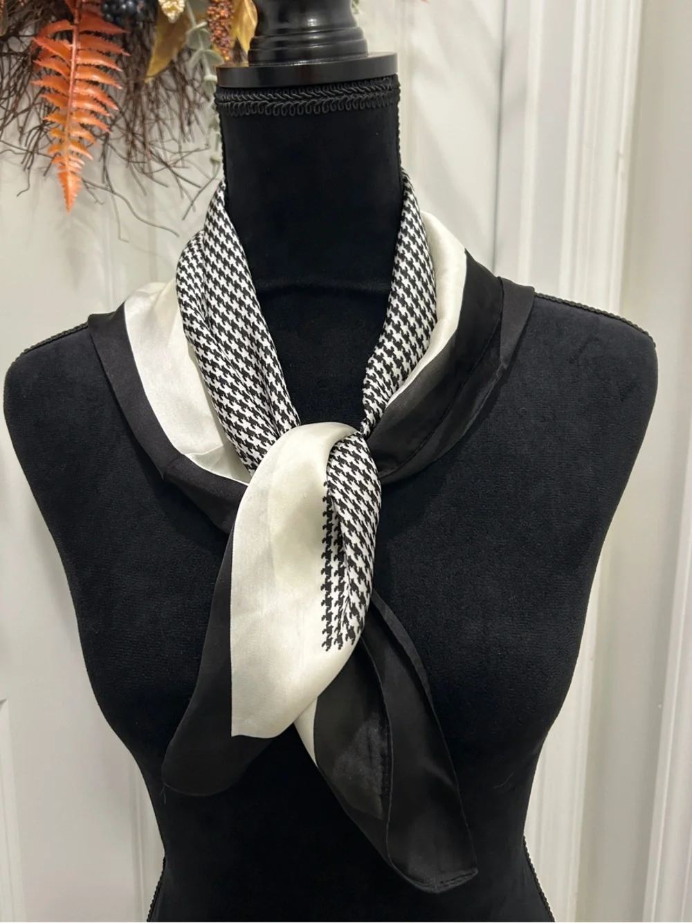 Classic Black & Ivory Houndstooth Neck Scarf